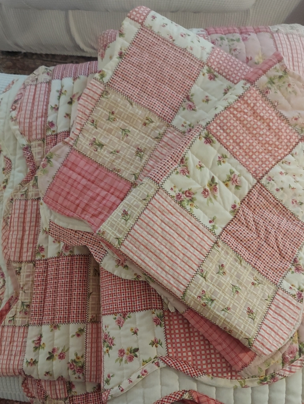 Vintage Floral Patchwork Cottagecore Comforter Set in Pinks